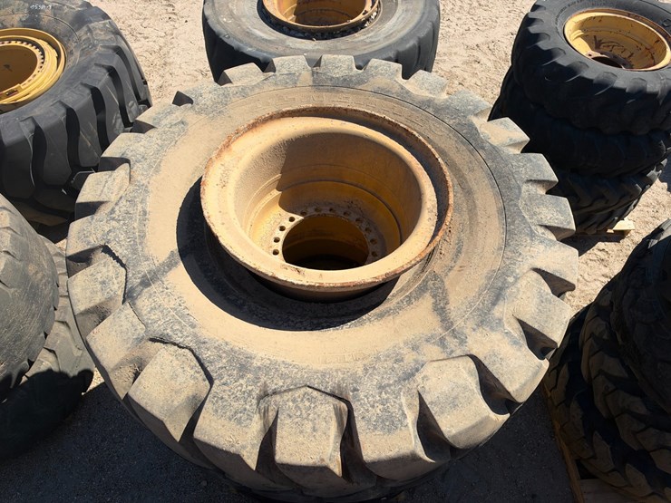 #41530-•-various-equipment-tires-image-4