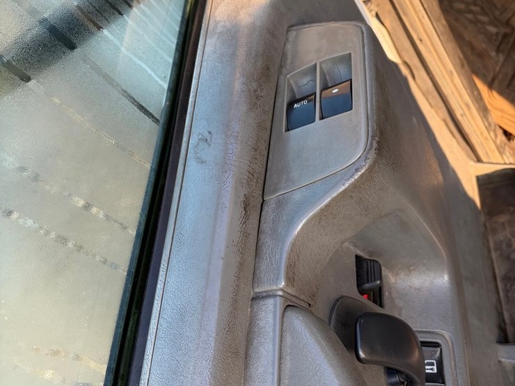 #4554-•-2015-chevrolet-express-work-van-image-17