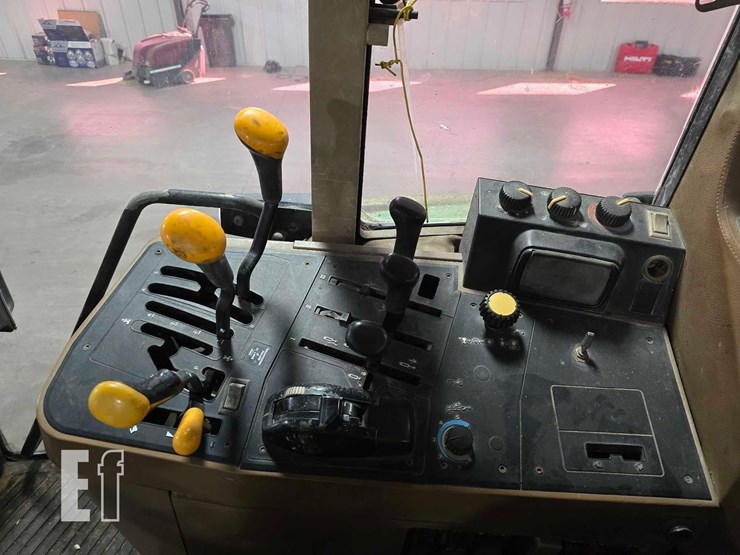 1995-john-deere-6400-image-13