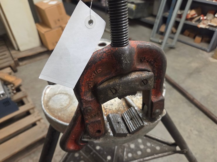 #43-•-rigid-pipe-vice-image-2