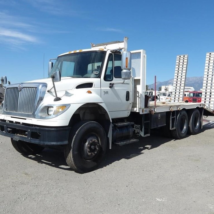 2007 International 7600 Equipment Hauler Truck
