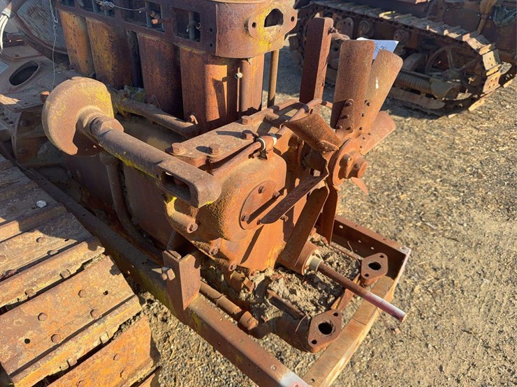 caterpillar-thirty-image-18