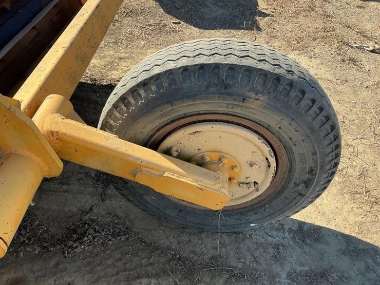 custom-16'-portable-pull-stomper-roller-image-11