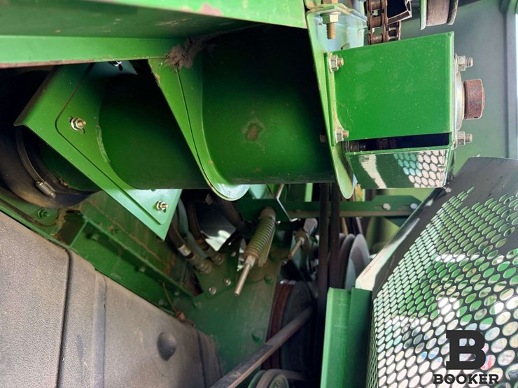 2012-john-deere-s670-combine-image-98