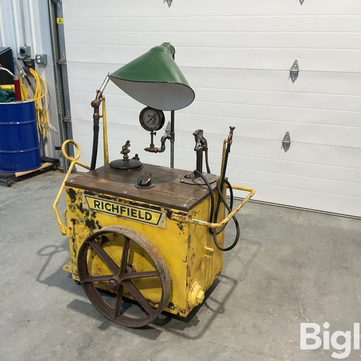 Richfield Antique Portable Lube Cart