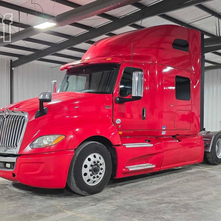 2019 INTERNATIONAL LT