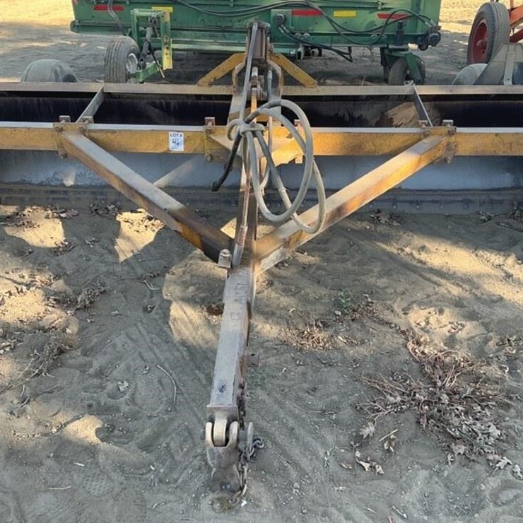 TOWNER 12' Drag Box Scraper