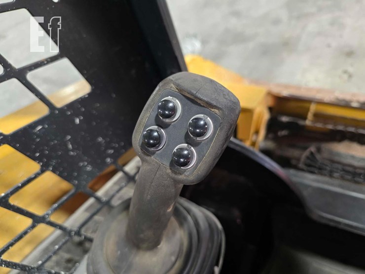 2018-caterpillar-299d2-image-16