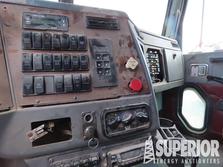 2012-western-star-4900-t/a-truck-tractor-w/sleeper-image-8