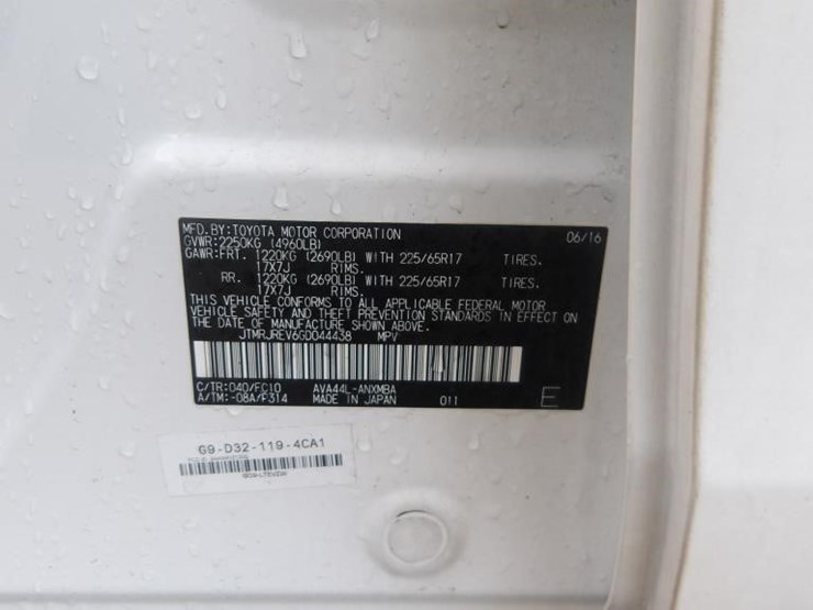2016-toyota-rav4-xle-image-23