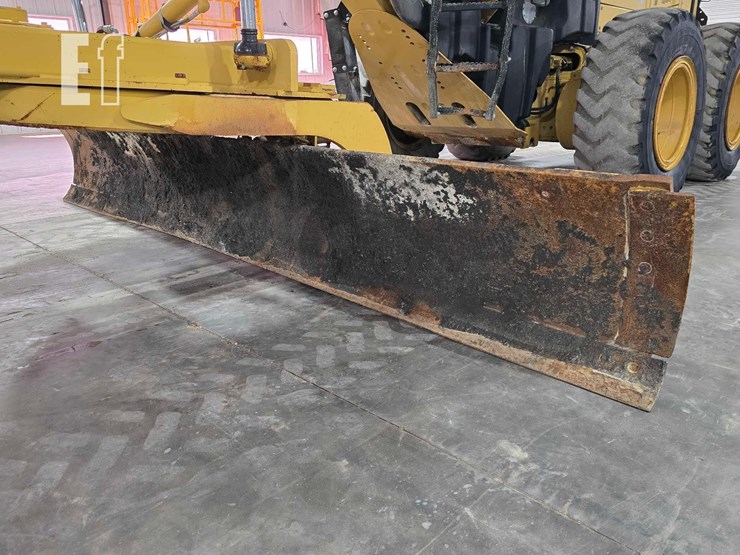 2009-caterpillar-120m-image-12