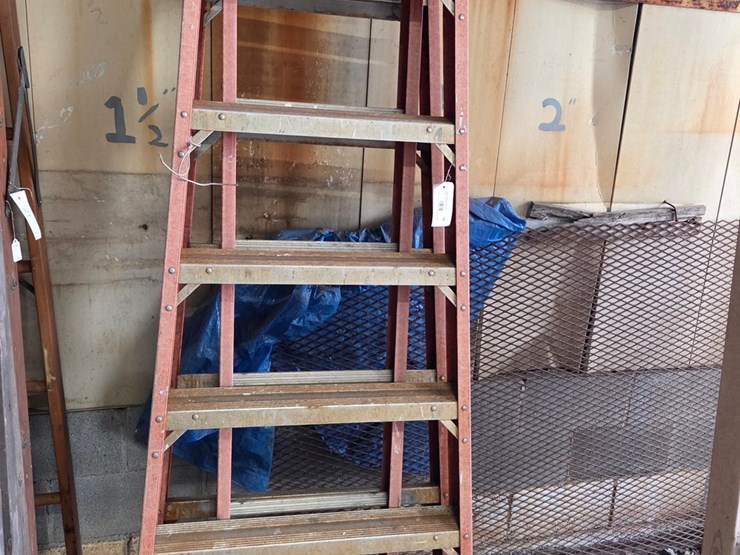 #18-•-8-ft-"a"-ladder-with-8-ft-extension-image-2