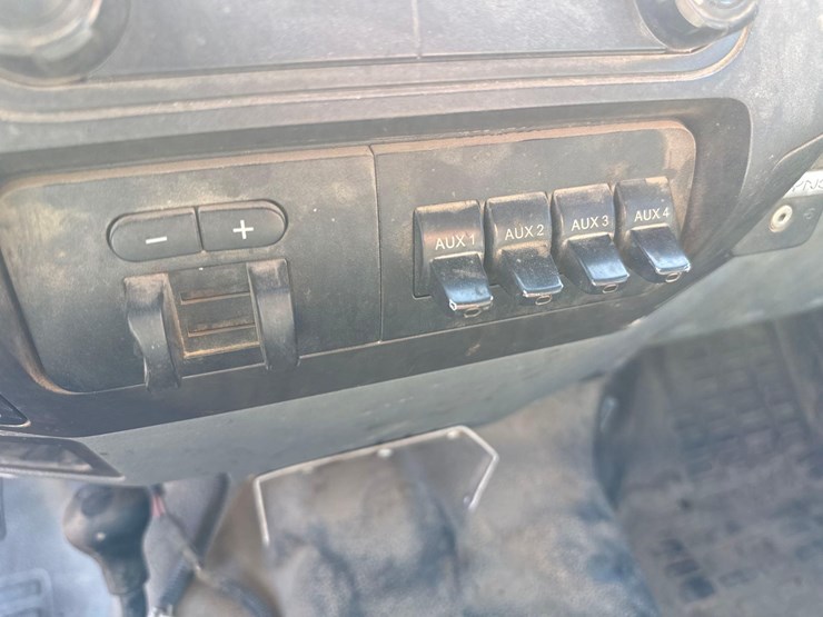 2016-ford-f550-image-28