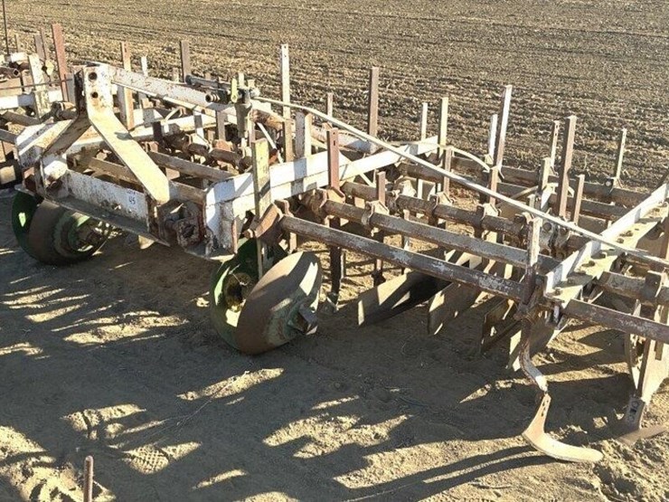 custom-3-pt-3-row-60"-cultivator-image-2