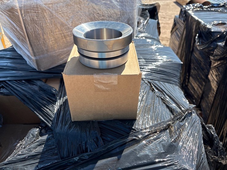pallet-of-approx.-(200)-unused-4.5”-valve-seats-for-frac-pumps-image-1