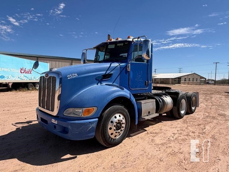2013-peterbilt-386-image-1