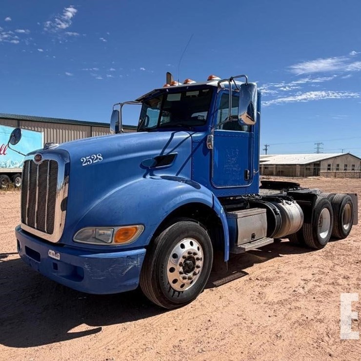 2013 PETERBILT 386