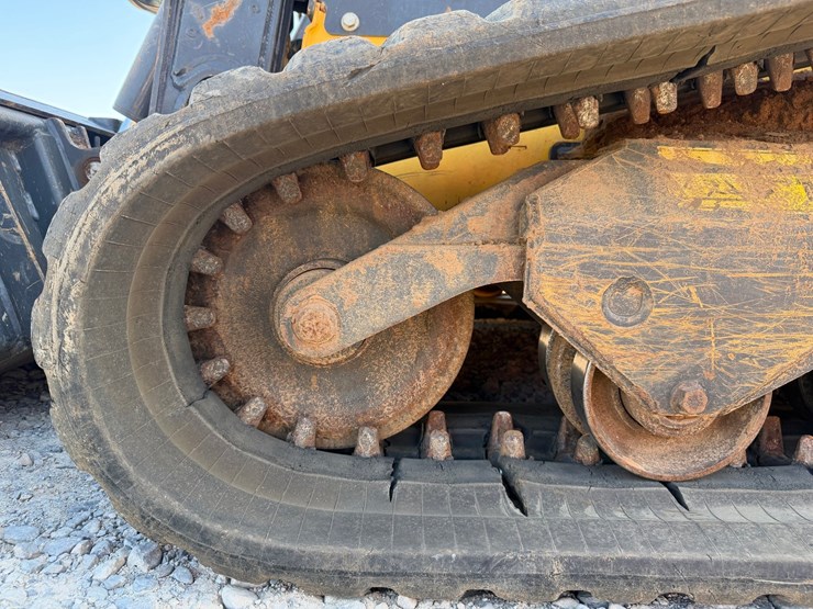 #4093-•-2023-new-holland-c334-tracked-skid-steer-image-55