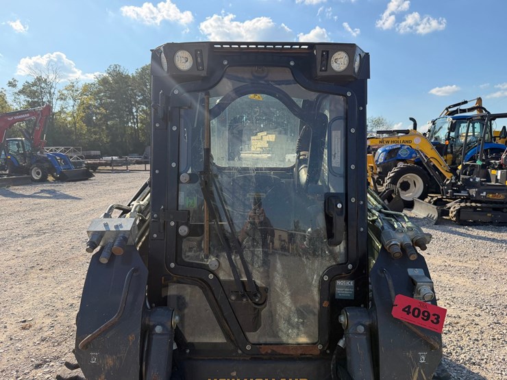 #4093-•-2023-new-holland-c334-tracked-skid-steer-image-34