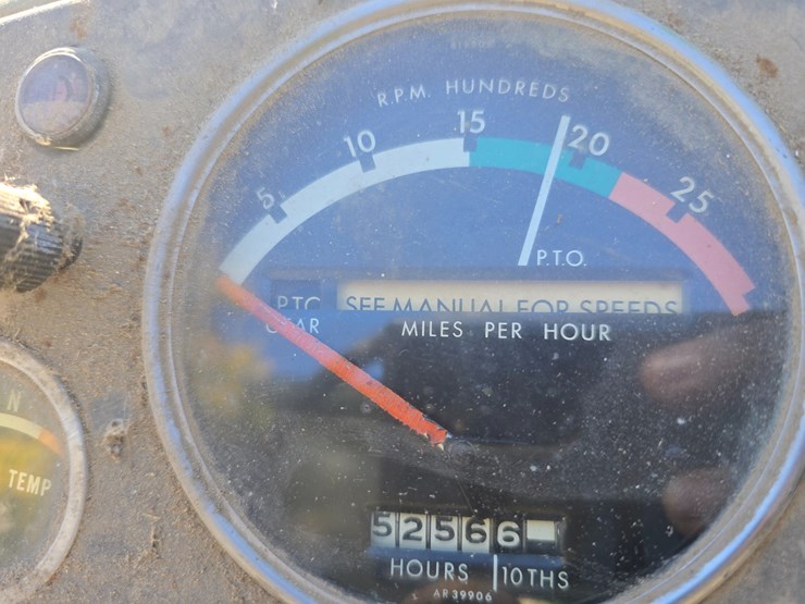 john-deere-3010-image-22