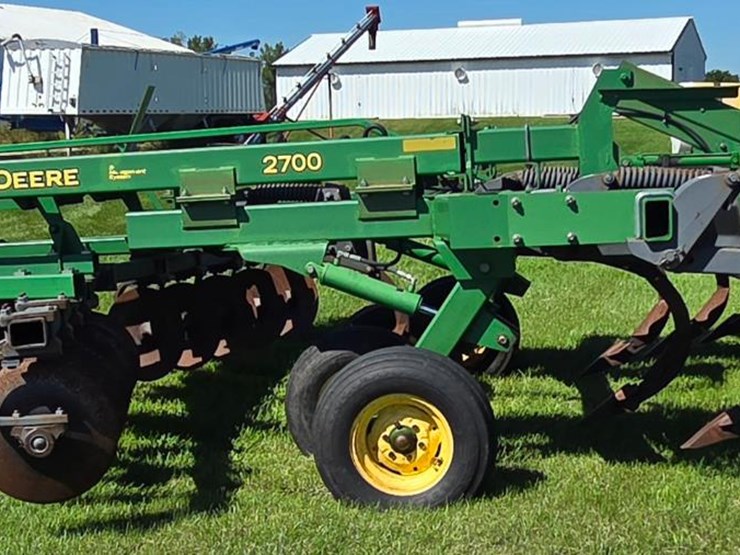 2010-john-deere-2700-mulch-ripper-image-8