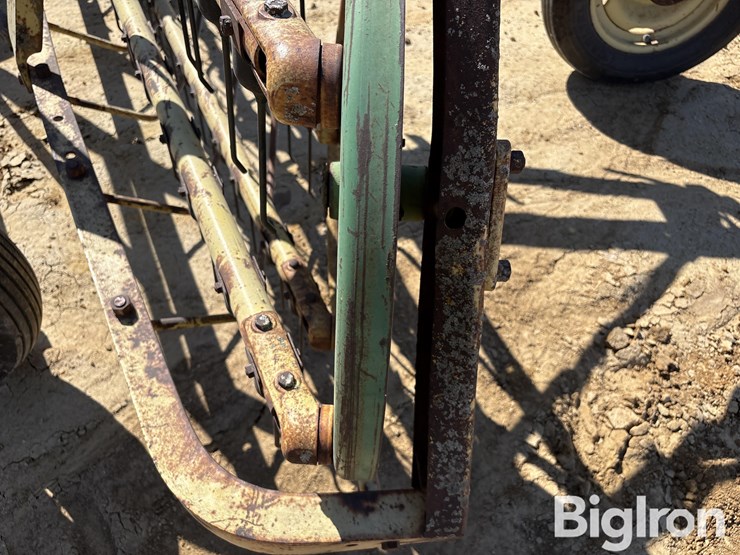 john-deere-660-rake-image-17