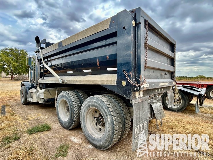 2004-peterbilt-379-t/a-dump-truck-image-3