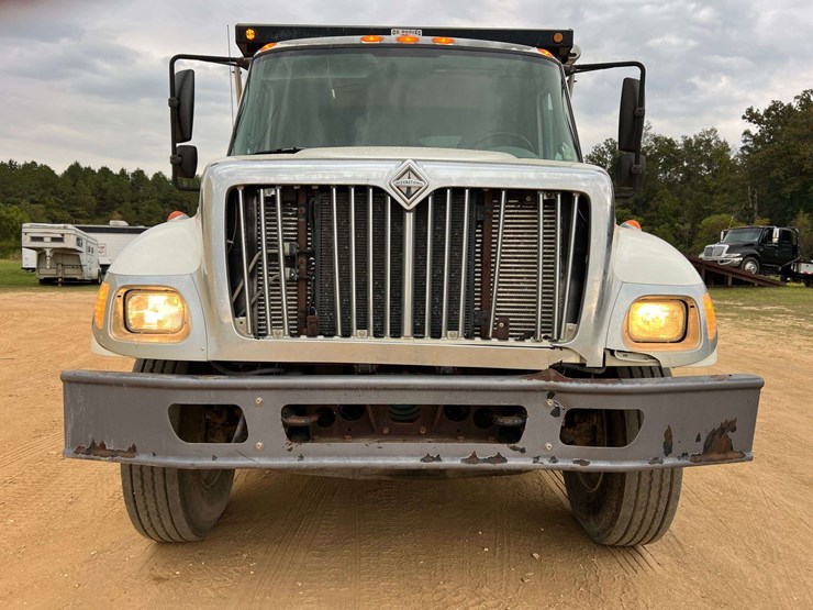 2007-international-7400-tandem-axle-dump-truck-(181,761-miles)-image-5