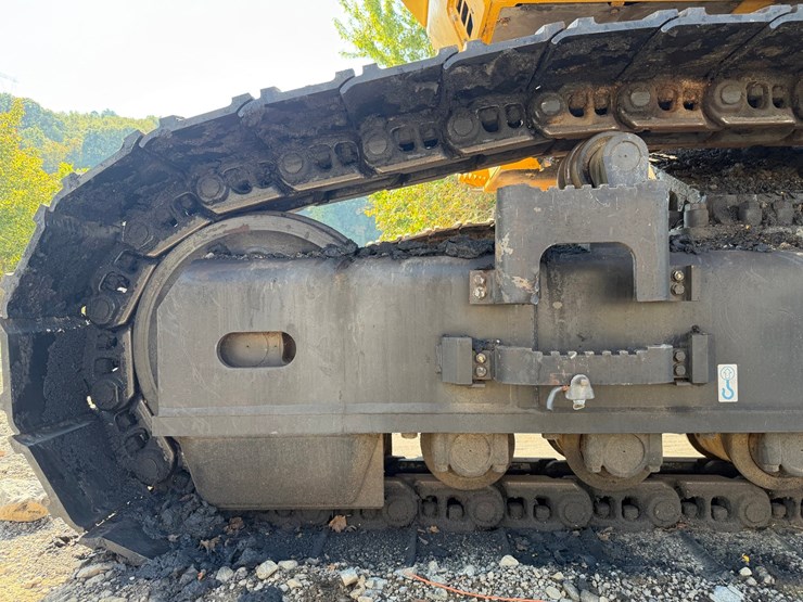 #4098-•-2015-john-deere-870g-lc-excavator-image-190