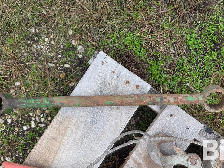 john-deere-wrench-&-misc-image-11