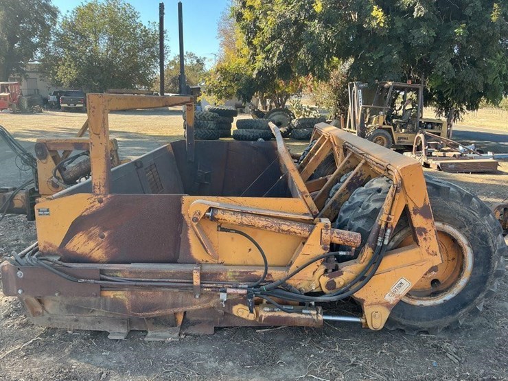reynolds-15cfbf-15-yd-rollover-laser-scraper-image-7