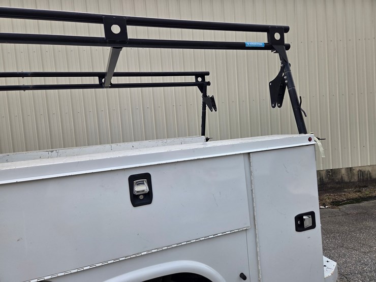 #6-•-2022-chevrolet-2500-service-truck-/-vin:-1gbowle71nf140105-/-68.050-image-9