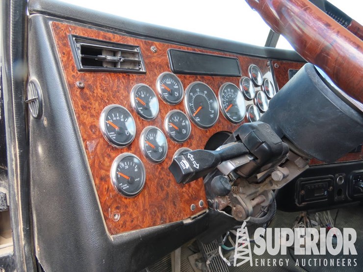 2009-western-star-4900-t/a-truck-tractor-w/pusher-axle-sleeper-image-8