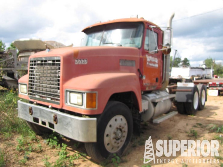 1996-mack-ch613-t/a-day-cab-haul-truck-image-1