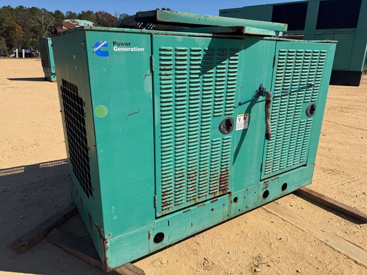 cummins-power-generation-commercial-stationary-diesel-generator-(96-actual-hours)-image-2