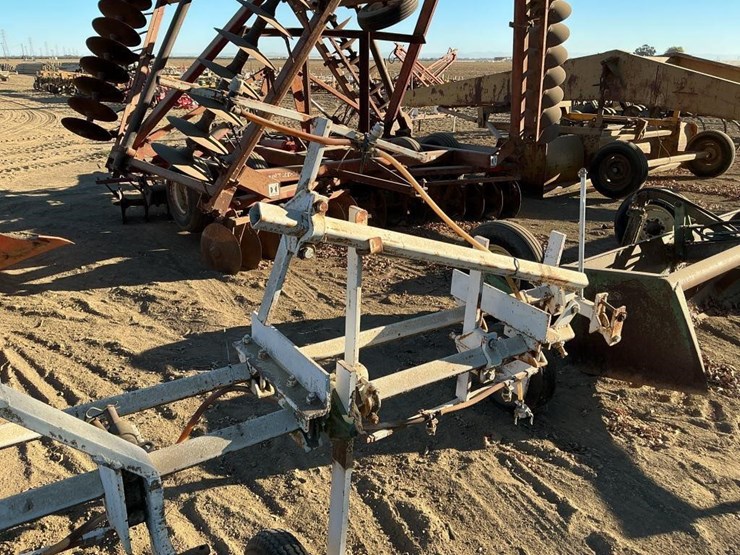 custom-25'-3-pt-fold-up-spray-bar-attachment-image-6