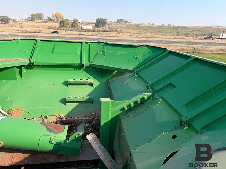 2012-john-deere-s670-combine-image-124