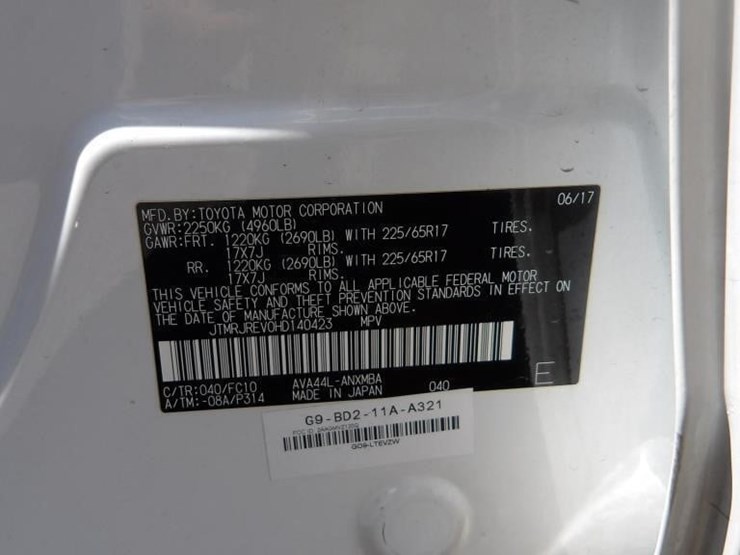 2017-toyota-rav4-xle-image-26