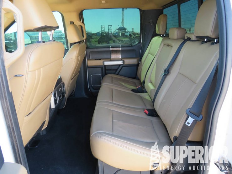2022-ford-f-350-lariat-4-wd-crew-cab-dually-pickup-image-8