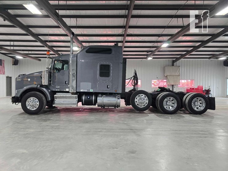 2016-kenworth-t800-image-5