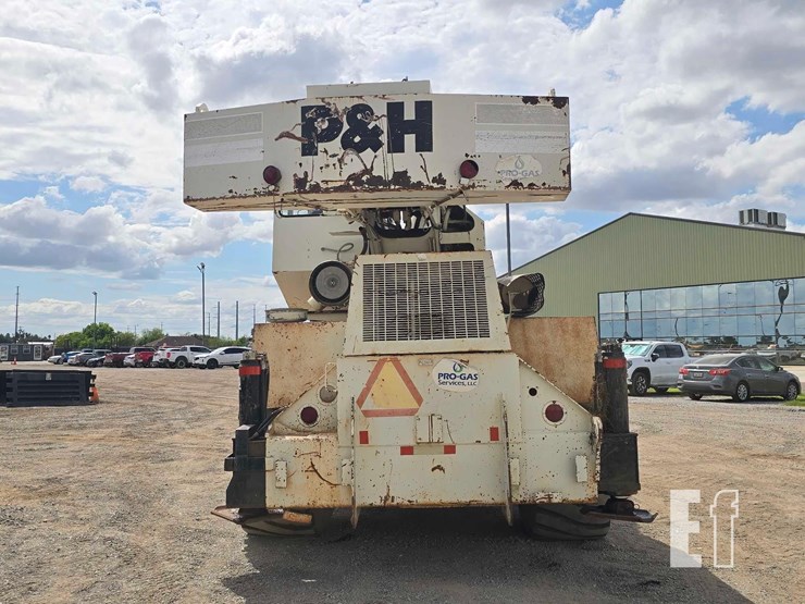 p&h-century-rough-terrain-crane-3720-image-8