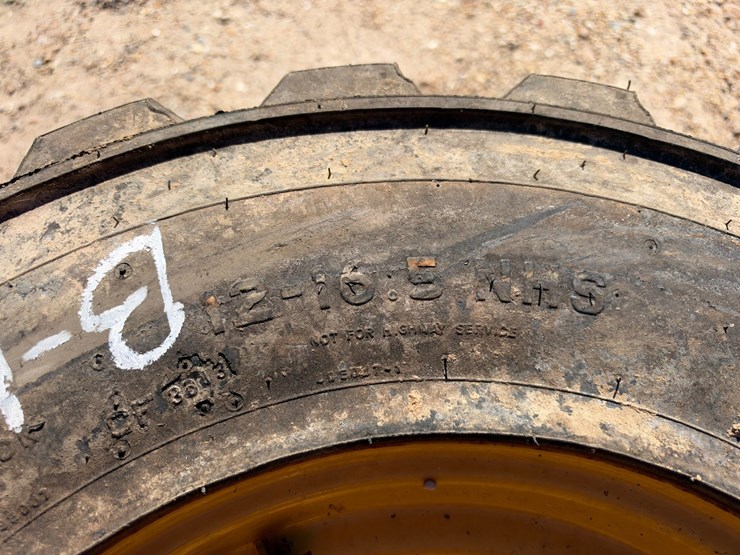 #41609-•-(2)-caterpillar-equipment-tires-image-5