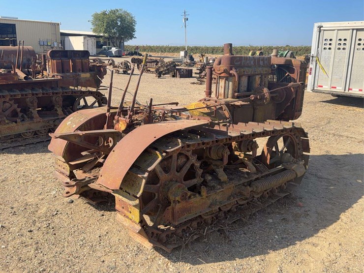 caterpillar-thirty-image-3