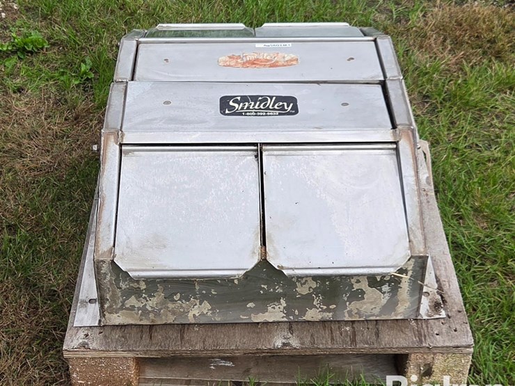 smidley-hog-bar-hog-waterer-image-6