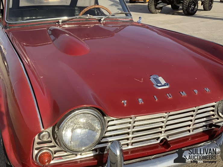 1964-triumph-tr4-2-door-convertible-image-12