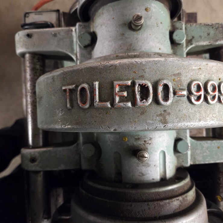 #32 • Toledo-999 pipe threader