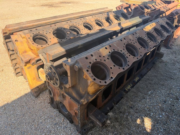 #46911-•-(2)-16-cylinder-engine-blocks-image-3