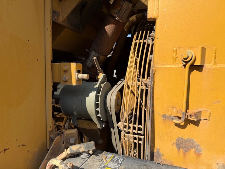 #4088-•-caterpillar-963-crawler-loader-image-47
