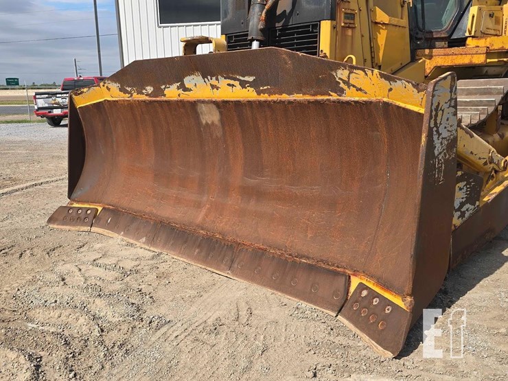 2017-caterpillar-d7e-image-9