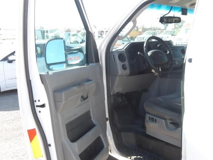 2011-ford-e350-image-13